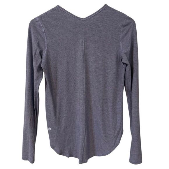 Lululemon Womens Yogini 5 Year Long Sleeve Tee Size Small - Picture 2 of 7
